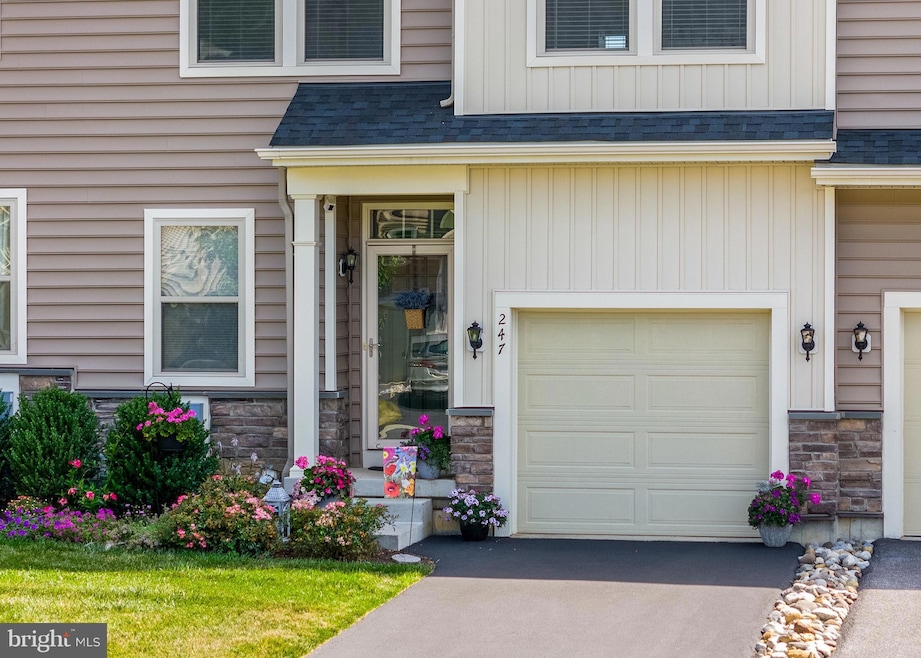 247 Kestrel Ct, Kennett Square, PA 19348 - photo 1