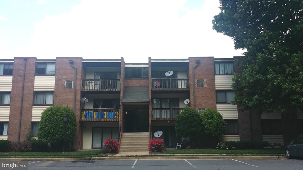 10722 West Dr unit 204, Fairfax, VA 22030 - photo 1