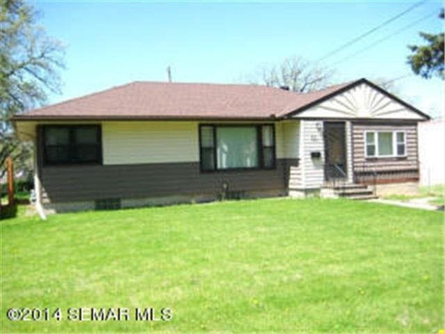 1027 Bridge Ave, Albert Lea, MN 56007 - photo 1