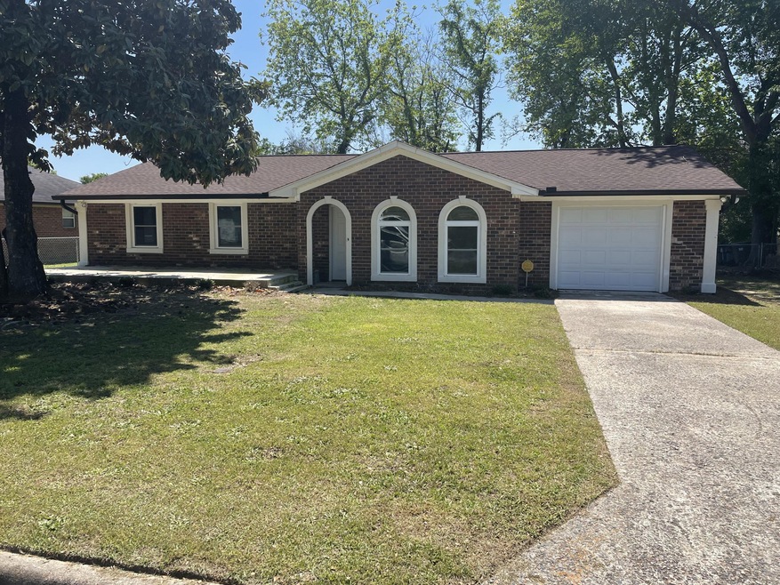 1036 Beechdale front