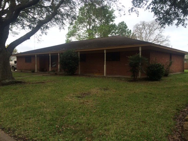 2601 Encino Ave, Bay City, TX 77414 - photo 1