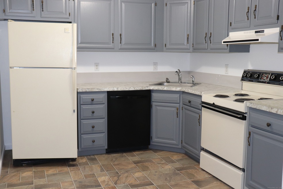 1406 Twin Circle Dr unit 1406, South Windsor, CT 06074 - photo 1