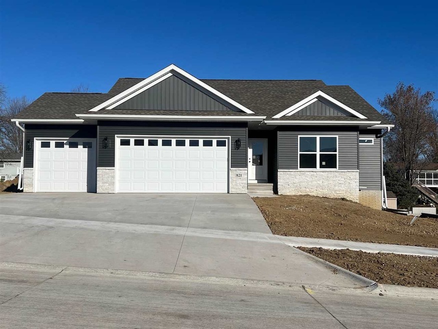 821 Prairie View Dr, West Branch, IA 52358 - photo 1