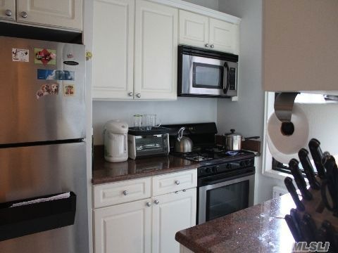 Dara Gardens unit 4K, Flushing, NY 11367 - photo 1