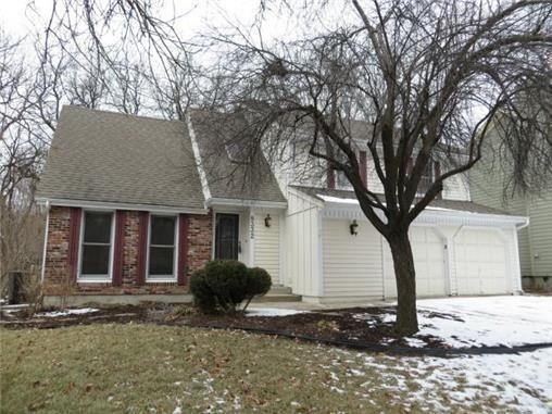 8332 Twilight Ln, Lenexa, KS 66219 - photo 1