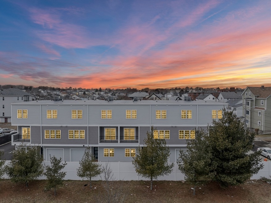 889 Grinnell St unit 8, Fall River, MA 02721 - photo 1