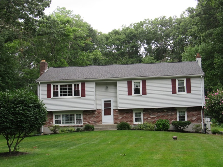 10 Mary Dr, Mendon, MA 01756 - photo 1