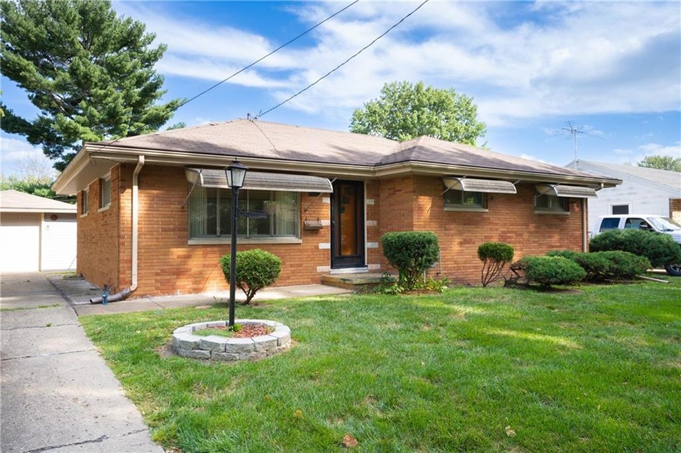 1815 E 27th Ct, Des Moines, IA 50317 - photo 1