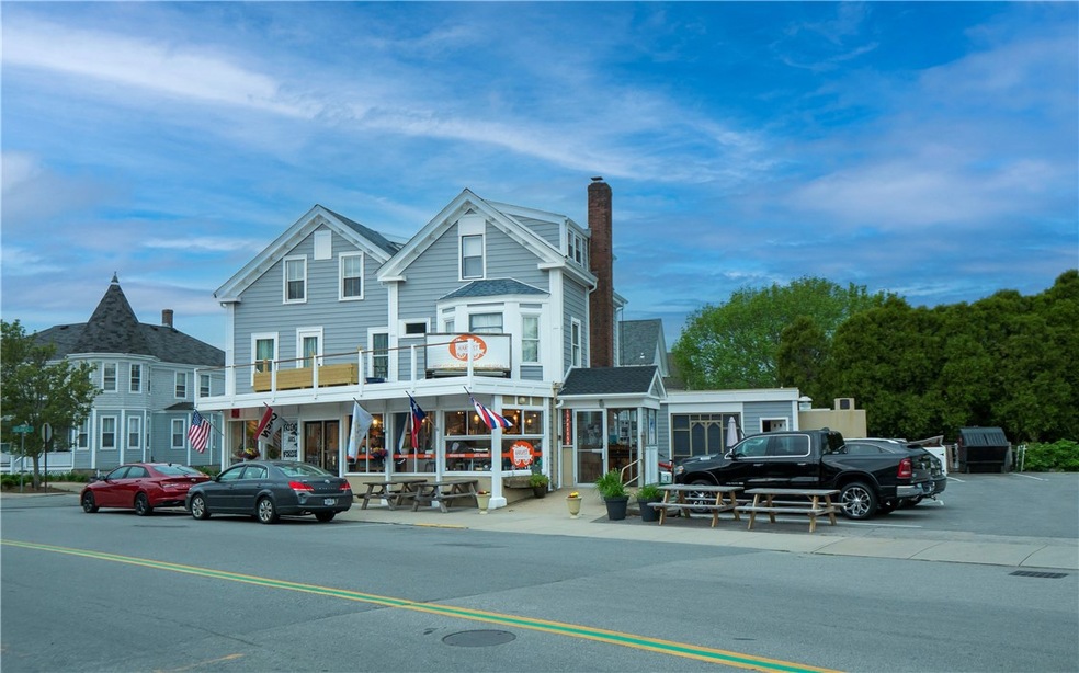 7 Carroll Ave unit 3, Newport, RI 02840 - photo 1