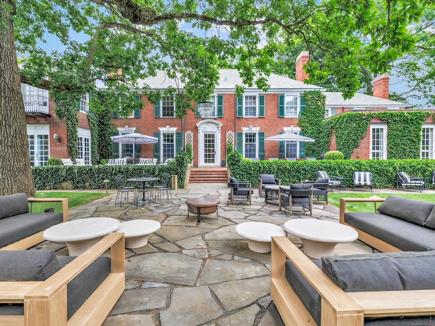 Welcome home! Enjoy the country club lifestyle, co