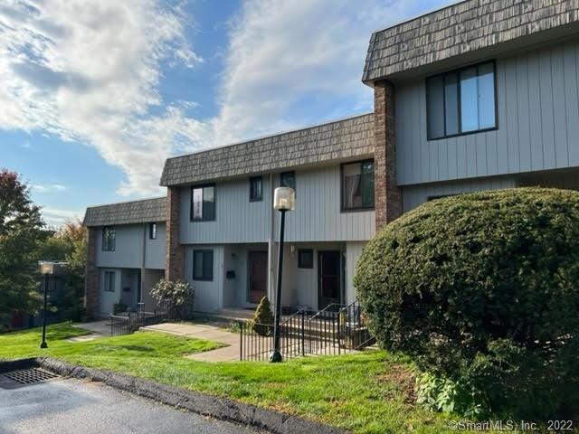 6 Magnolia Hill Ct, Cromwell, CT 06416 - photo 1