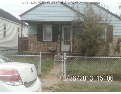 405 20th St, Dunbar, WV 25064 - photo 1