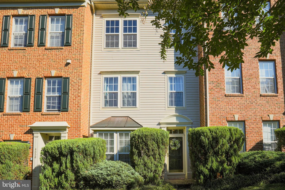 4556 Hidden Stream Ct, Owings Mills, MD 21117 - photo 1