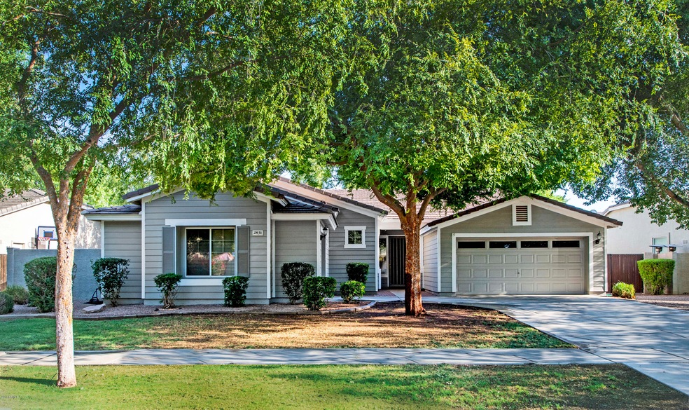 2831 E Lexington Ct, Gilbert, AZ 85234 - photo 1