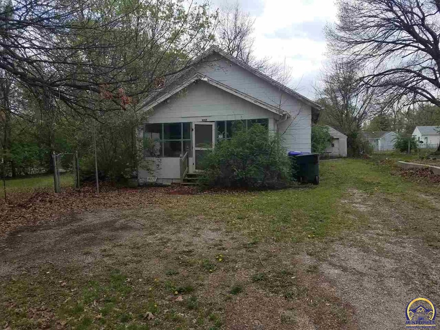 4107 SW Garden Ln, Topeka, KS 66614 - photo 1