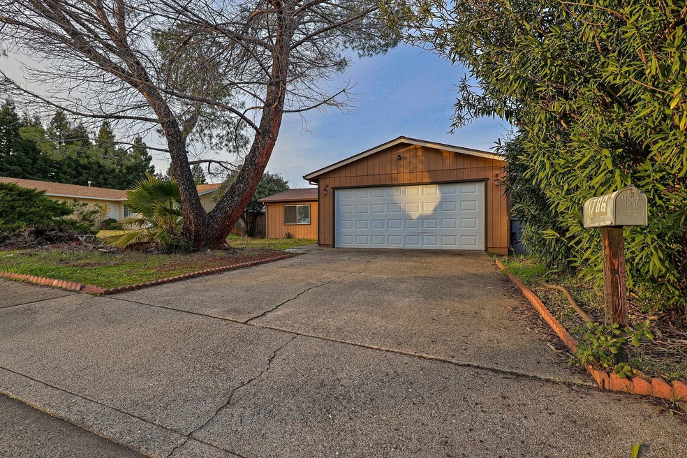 1786 Lazelle Ct, Redding, CA 96002 - photo 1
