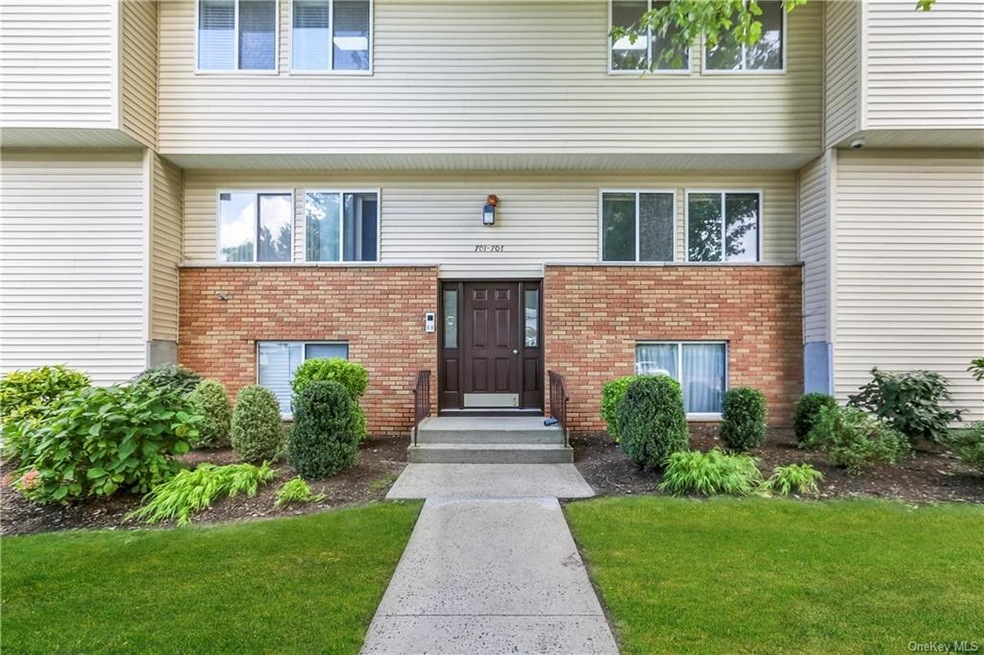 25 College Ave unit 703, Nanuet, NY 10954 - photo 1