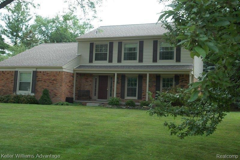 p01-front_of_house.jpg