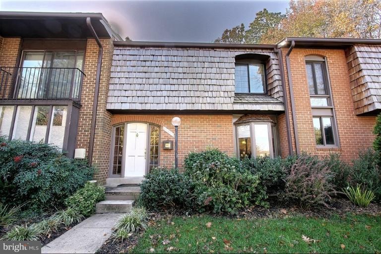 10877 Deborah Dr, Potomac, MD 20854 - photo 1