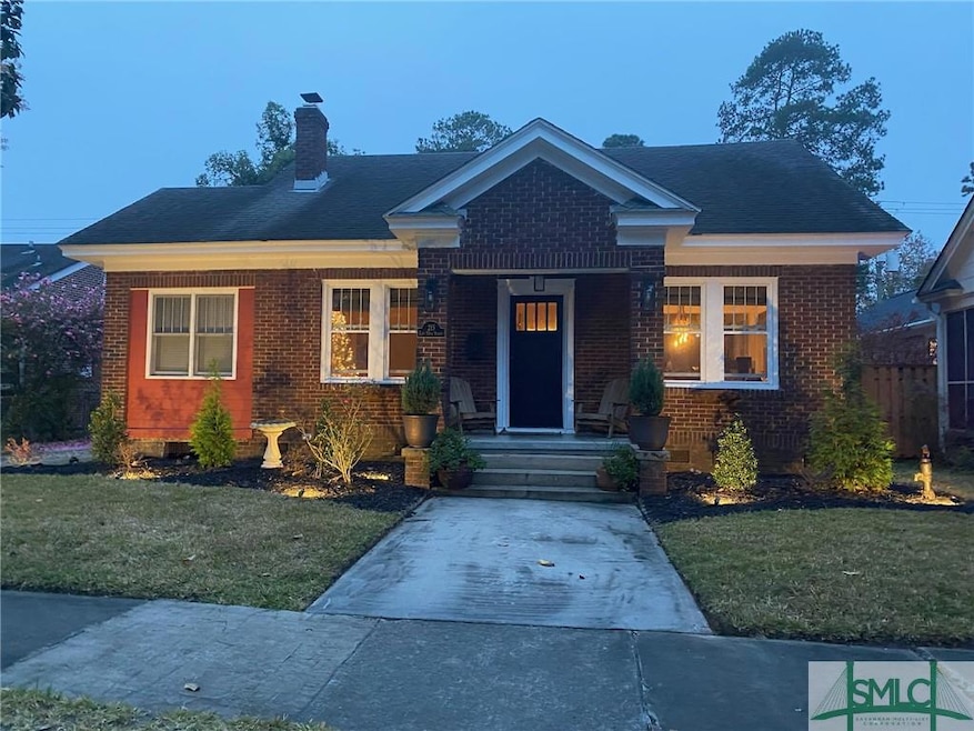 215 E 55th St, Savannah, GA 31405 - photo 1
