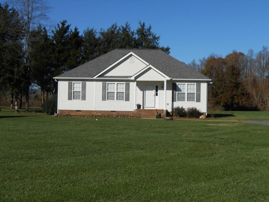 2526 Foxfire Ln, Burlington, NC 27217 - photo 1