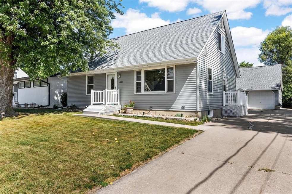 3220 H Ave NW, Cedar Rapids, IA 52405 - photo 1