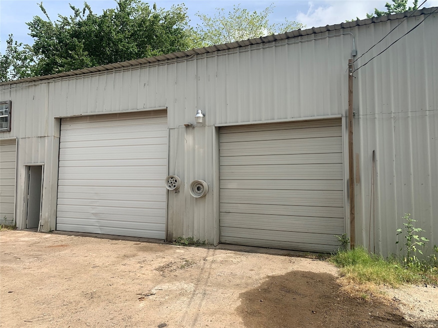 9226 Keough Rd, Houston, TX 77040 - photo 1