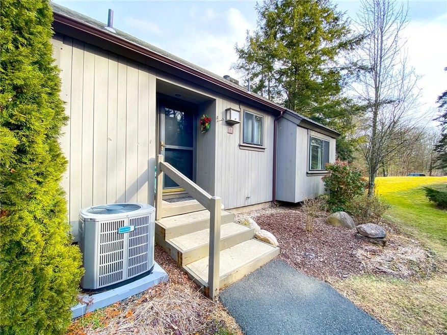 17 Heritage Dr unit 17, Avon, CT 06001 - photo 1