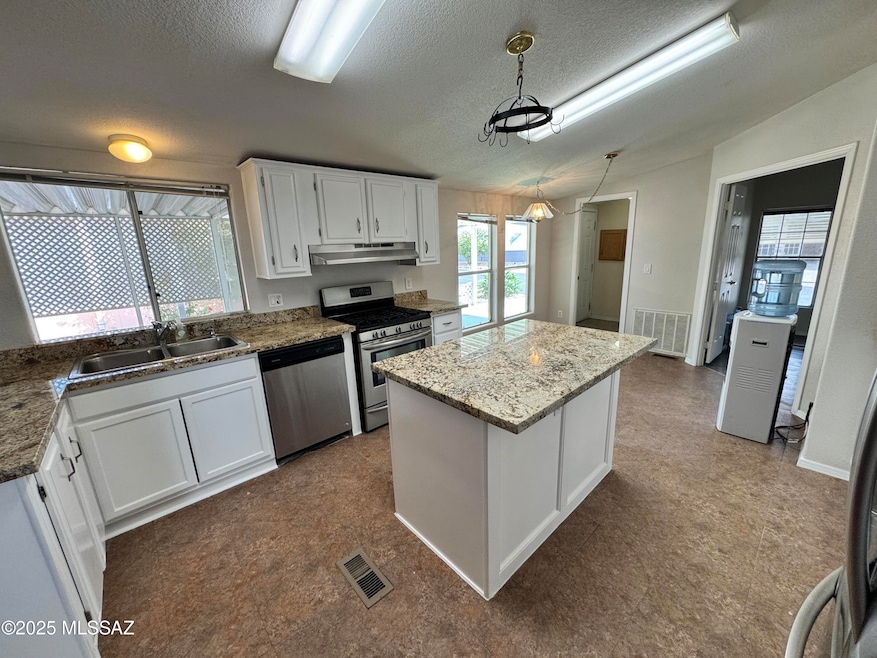 7654 W Edgestone St, Tucson, AZ 85735 - photo 1