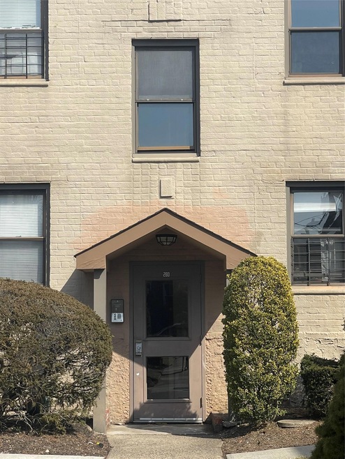 280 Cedarhurst Ave unit C4, Cedarhurst, NY 11516 - photo 1