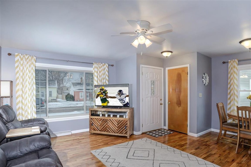 439 W 5th Ave, Oshkosh, WI 54902 - photo 1