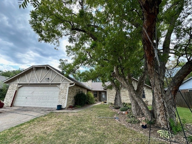 311 Gawf Rd, Muskogee, OK 74403 - photo 1