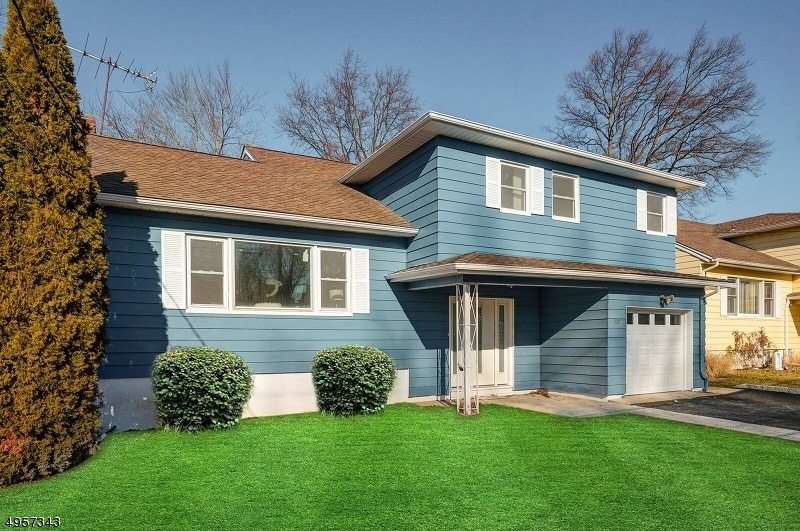 880 Peach Tree Rd, Union, NJ 07083 - photo 1