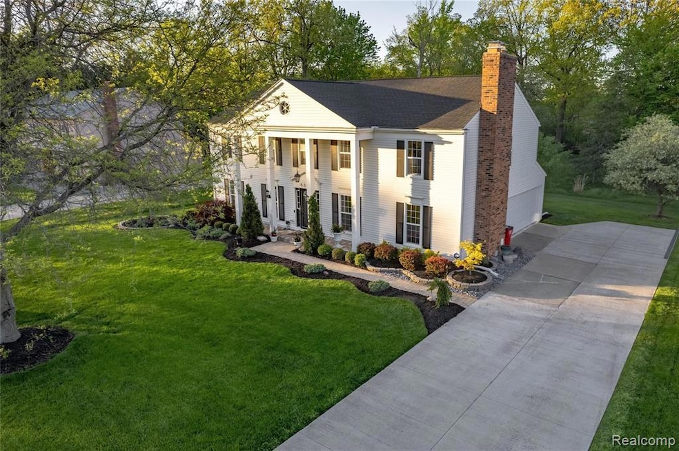 5246 Cedarhurst Dr-2.jpg