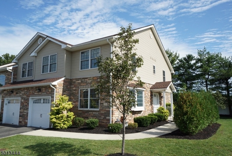 29 Harvey Ct unit 29, Clark, NJ 07066 - photo 1
