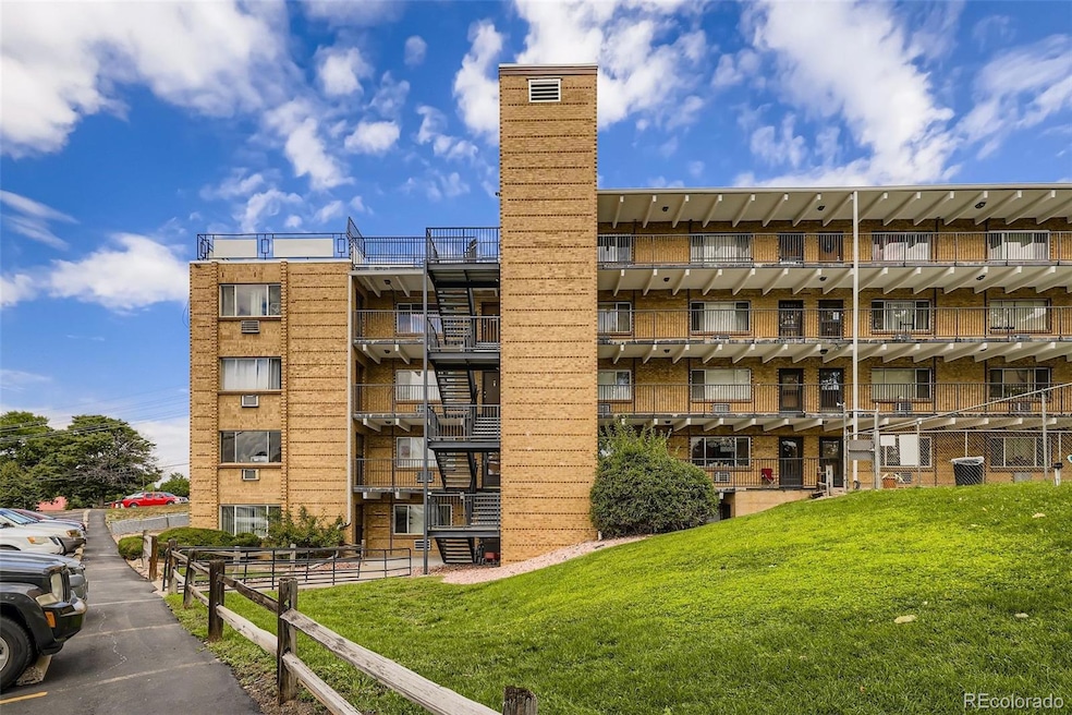 800 W Belleview Ave unit 101, Englewood, CO 80110 - photo 1