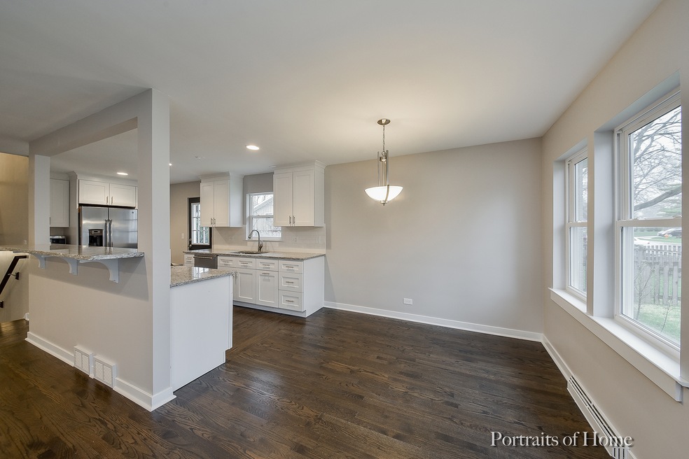 216 Sycamore Dr, Naperville, IL 60540 - photo 1