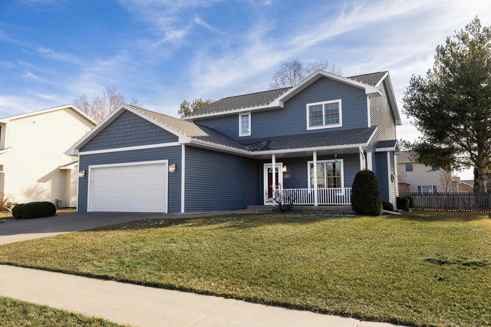 1010 Eastwood St, Holmen, WI 54636 - photo 1