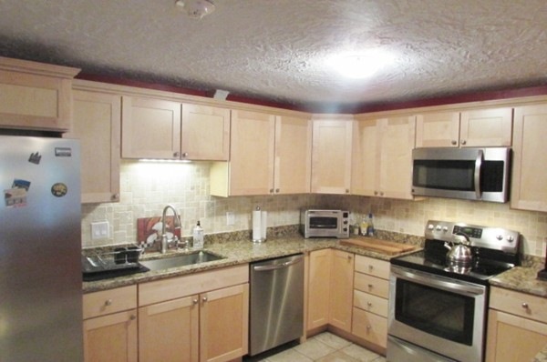 8 Longmeadow Dr unit 24, Rowley, MA 01969 - photo 1