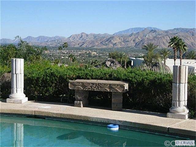 Panoramic Valley & Mountain Views
