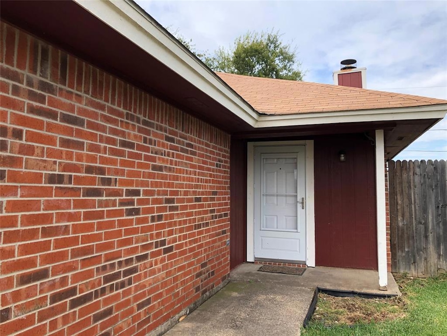 6347 Mark Ct, North Richland Hills, TX 76182 - photo 1