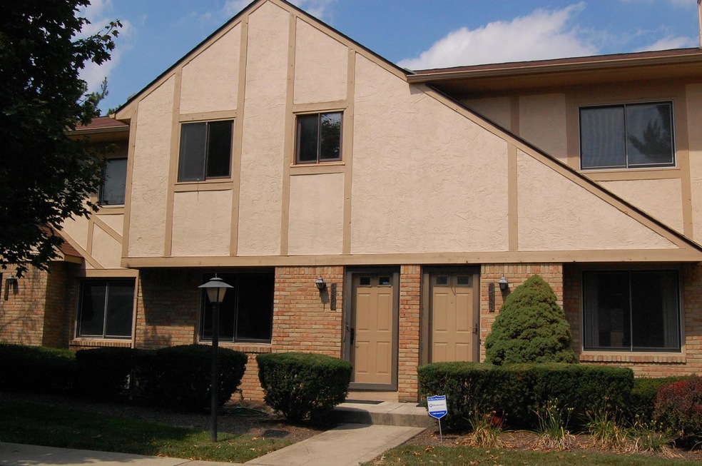 Welcome home to 5261 Greensedge Way!