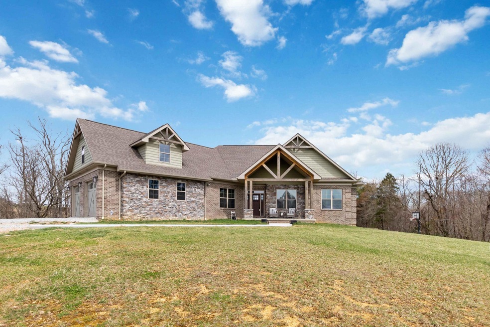 Sold $915,000 • Co-Listing Agent