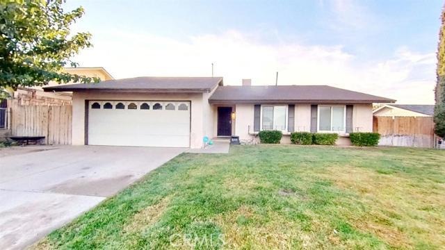 14366 Manzanita Rd, Victorville, CA 92395 - photo 1