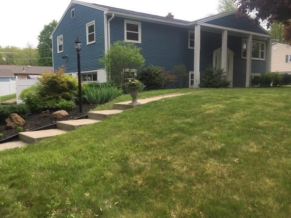 11 Hendel Dr, Holyoke, MA 01040 - photo 1