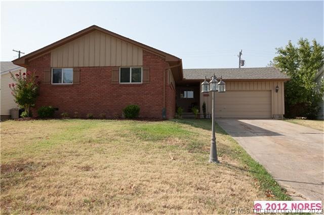 Darling home in Boman Acres with lots of updates!