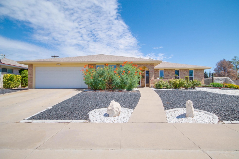 10119 Woodway Dr, El Paso, TX 79925 - photo 1