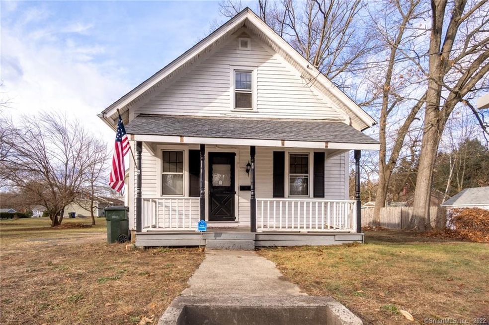Adorable little bungalow on a HUGE lot!
