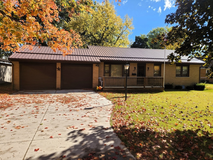 45 Locust St, Prophetstown, IL 61277 - photo 1