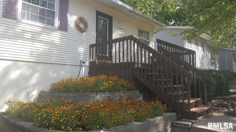 2340 W 59th St, Davenport, IA 52806 - photo 1